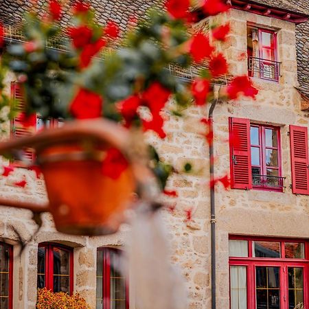 Demeures & Chateaux Auberge De La Tour - Hotel & Restaurants - Marcoles Auvergne Exterior foto