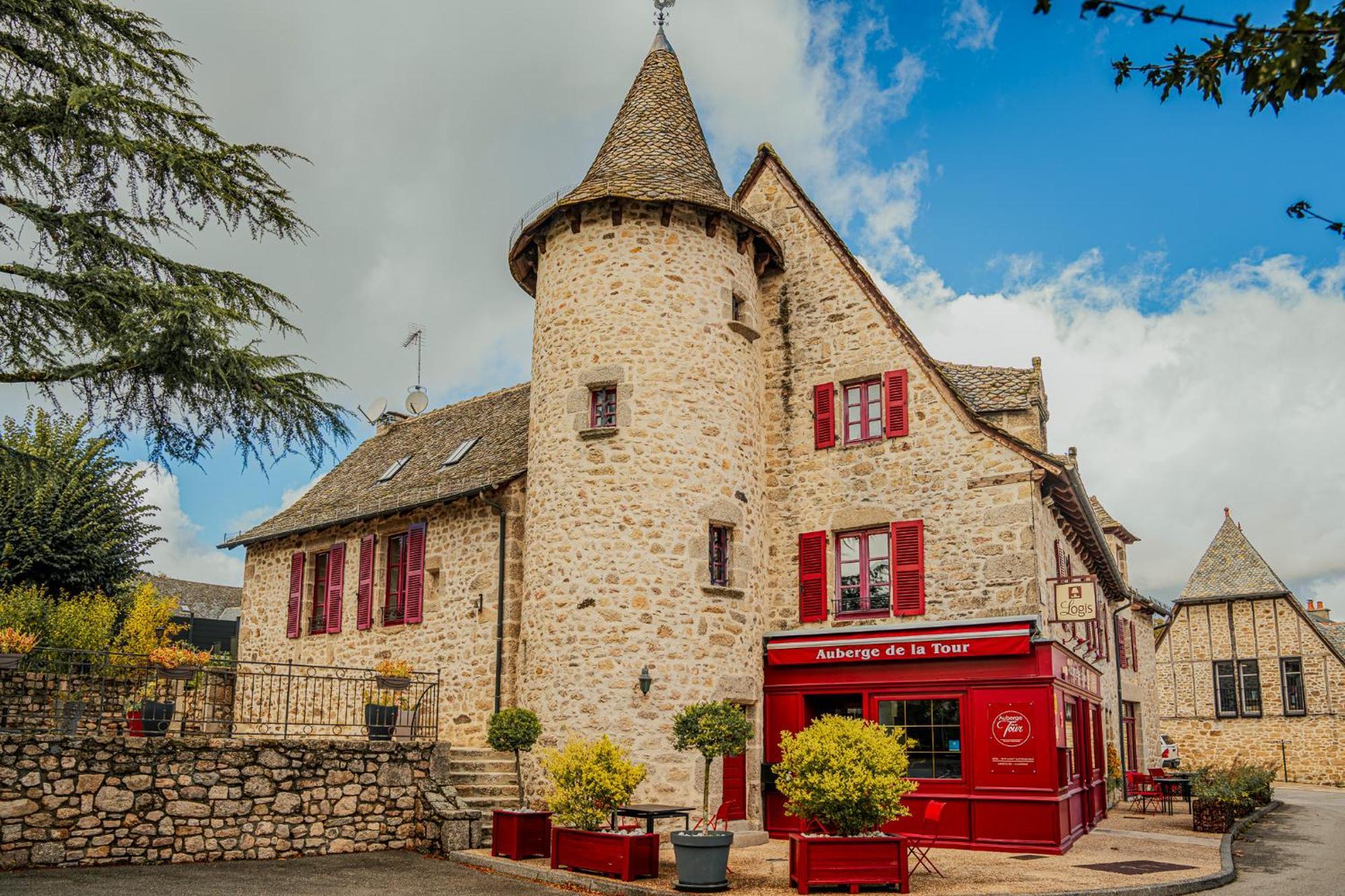 Demeures & Chateaux Auberge De La Tour - Hotel & Restaurants - Marcoles Auvergne Exterior foto